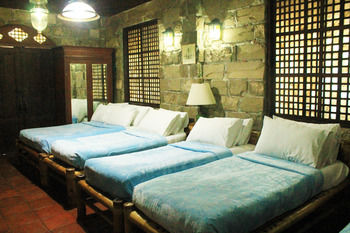 Paradores Del Castillo 3*
