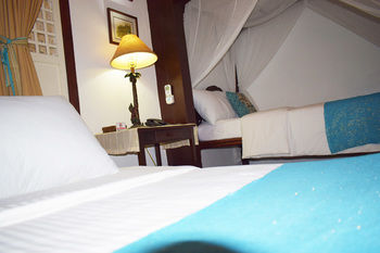 Paradores Del Castillo 3*
