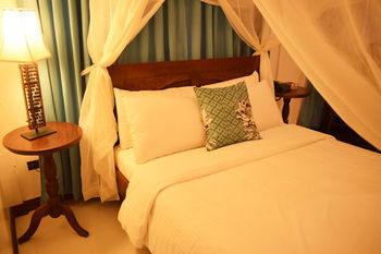 Paradores Del Castillo 3*