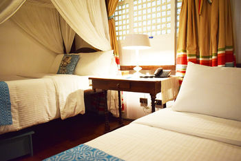 Paradores Del Castillo 3*