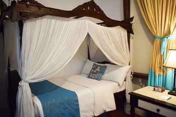 Paradores Del Castillo 3*