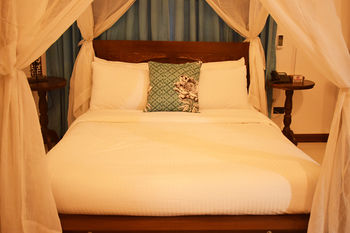 Paradores Del Castillo 3*