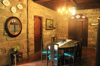 Paradores Del Castillo 3*