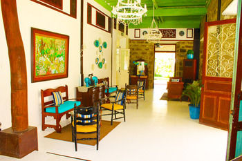 Paradores Del Castillo 3*