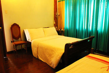 Paradores Del Castillo 3*