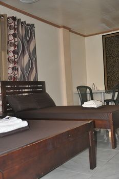 Nikita's Place Hotel 2*