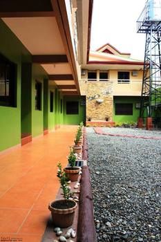 Nikita's Place Hotel 2*