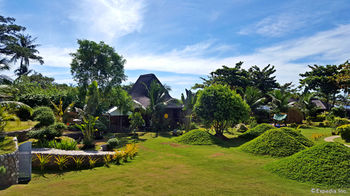 White Chocolate Hills Resort 3*