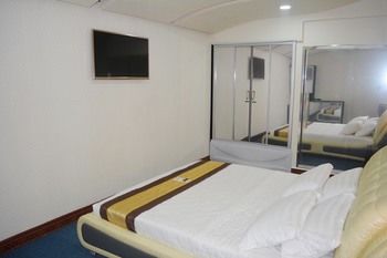 999 Hotel 3*