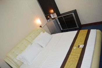 999 Hotel 3*