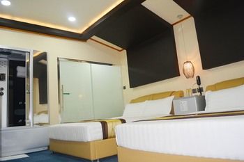 999 Hotel 3*