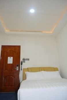 999 Hotel 3*