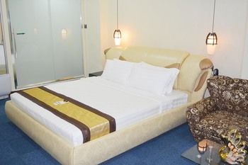 999 Hotel 3*