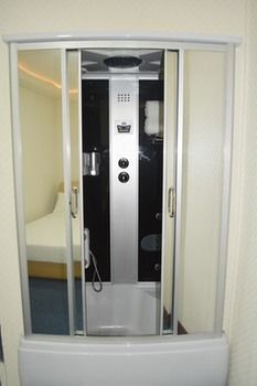 999 Hotel 3*