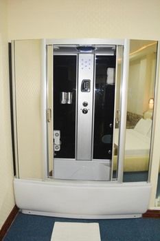 999 Hotel 3*
