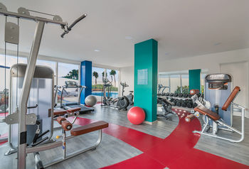 Park Inn By Radisson Clark 4*