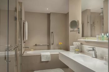 Park Inn By Radisson Clark 4*