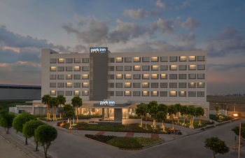 Park Inn By Radisson Clark 4*