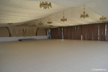 The Q Hotel & Restaurant 3*