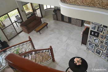 The Q Hotel & Restaurant 3*