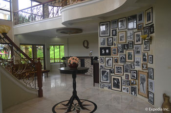 The Q Hotel & Restaurant 3*