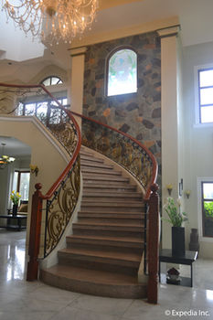 The Q Hotel & Restaurant 3*