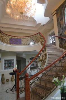 The Q Hotel & Restaurant 3*