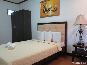 D'Leonor Hotel 3*