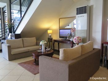 D'Leonor Hotel 3*