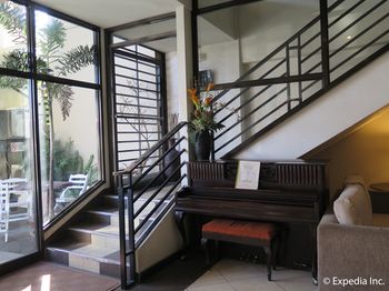 D'Leonor Hotel 3*