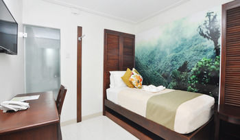 717 Cesar Place Hotel 3*