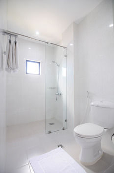 717 Cesar Place Hotel 3*