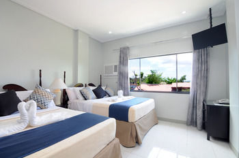 717 Cesar Place Hotel 3*