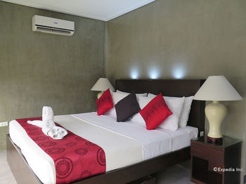 717 Cesar Place Hotel 3*