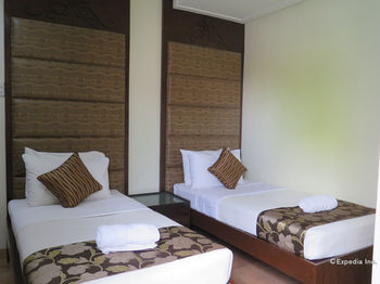 717 Cesar Place Hotel 3*