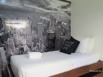 717 Cesar Place Hotel 3*