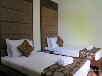 717 Cesar Place Hotel 3*
