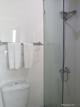 717 Cesar Place Hotel 3*