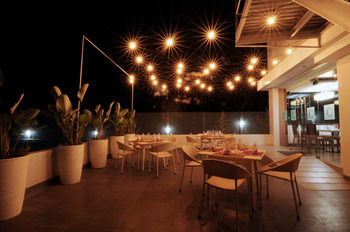 717 Cesar Place Hotel 3*