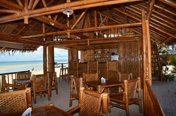 Amihan Beach Cabanas 3*