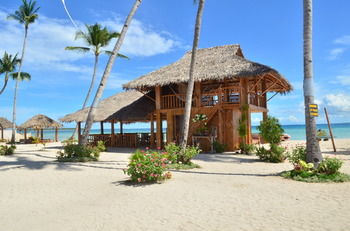 Amihan Beach Cabanas 3*
