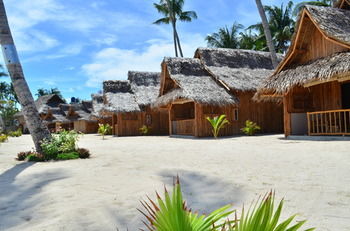 Amihan Beach Cabanas 3*
