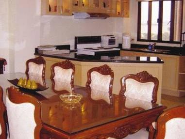 Stone House Quezon City 2*