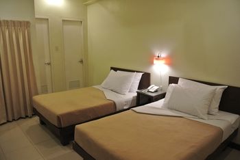 Governor Forbes Inn 2*