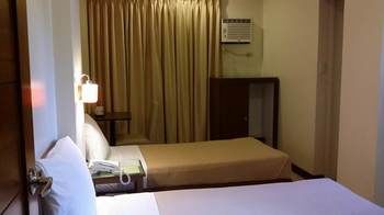 Governor Forbes Inn 2*