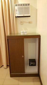 Governor Forbes Inn 2*
