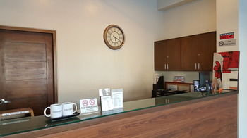Governor Forbes Inn 2*