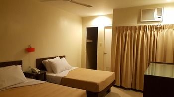 Governor Forbes Inn 2*