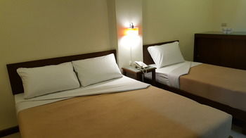 Governor Forbes Inn 2*