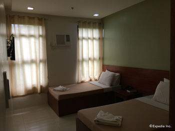 Coron Visitors Hotel 3*